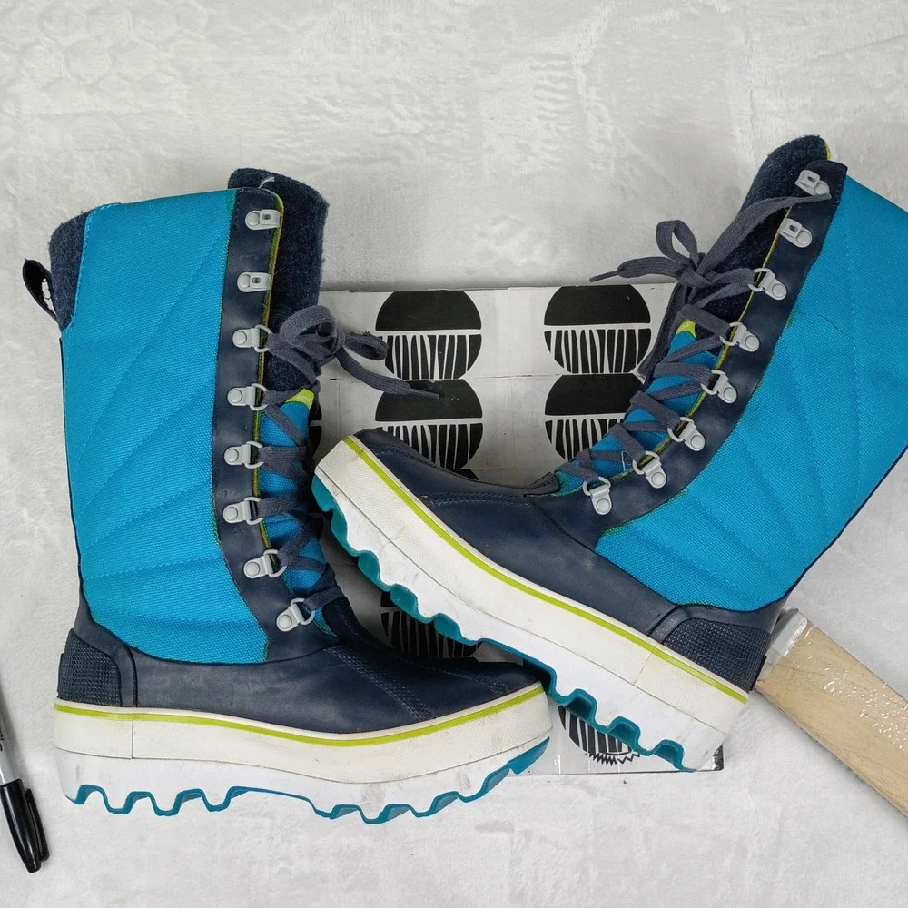 Under Armour outdoors hiking y2k