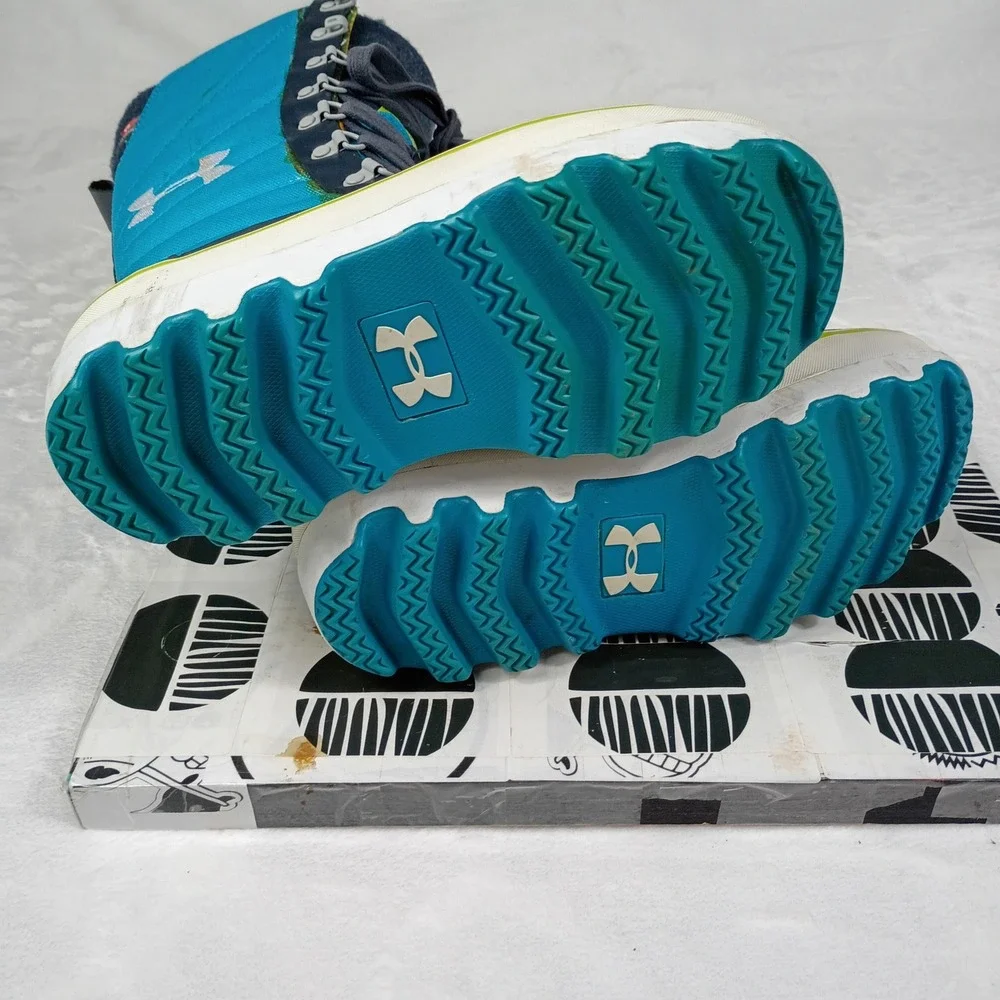 Under Armour hiking 90s