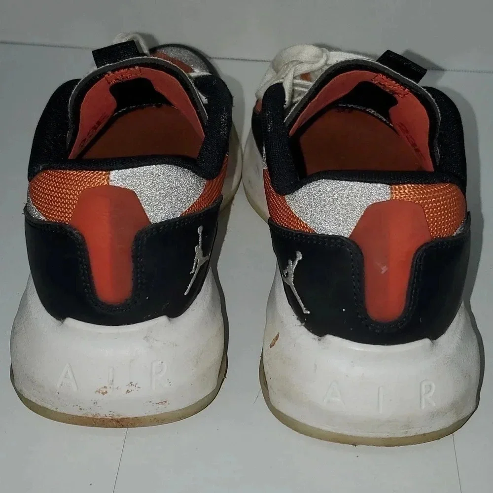 Jordan air 200e