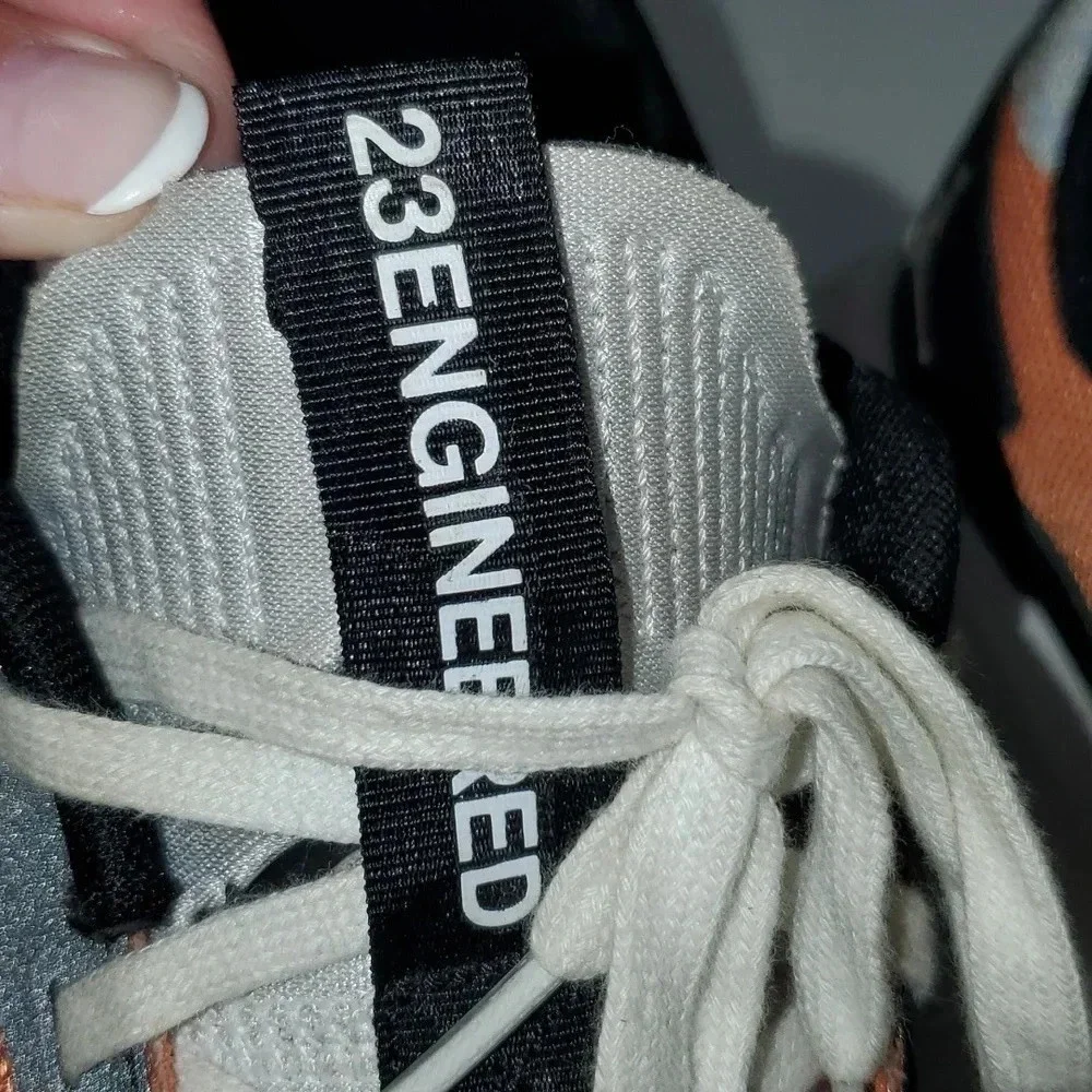Jordan air 200e