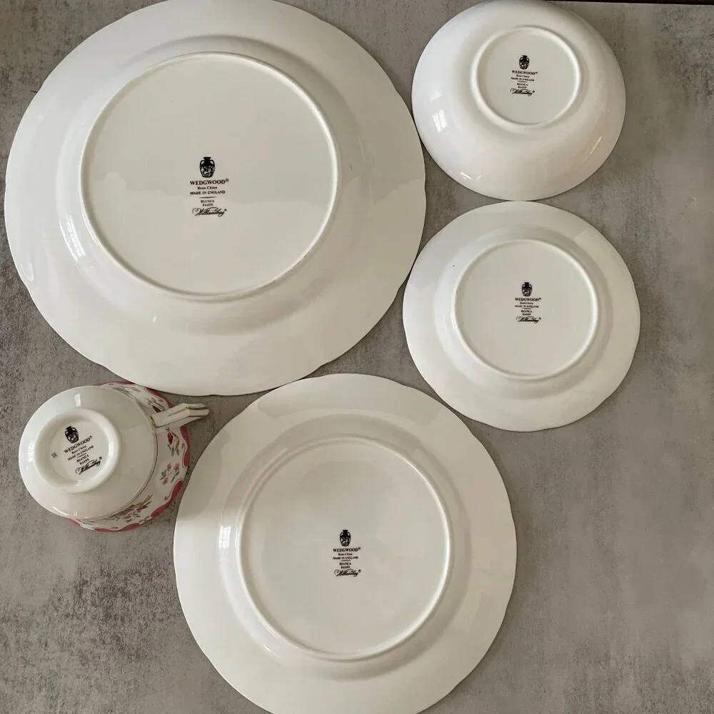 Wedgwood Bianca Williamsburg Dinnerware 5-Piece Place Setting Made in England