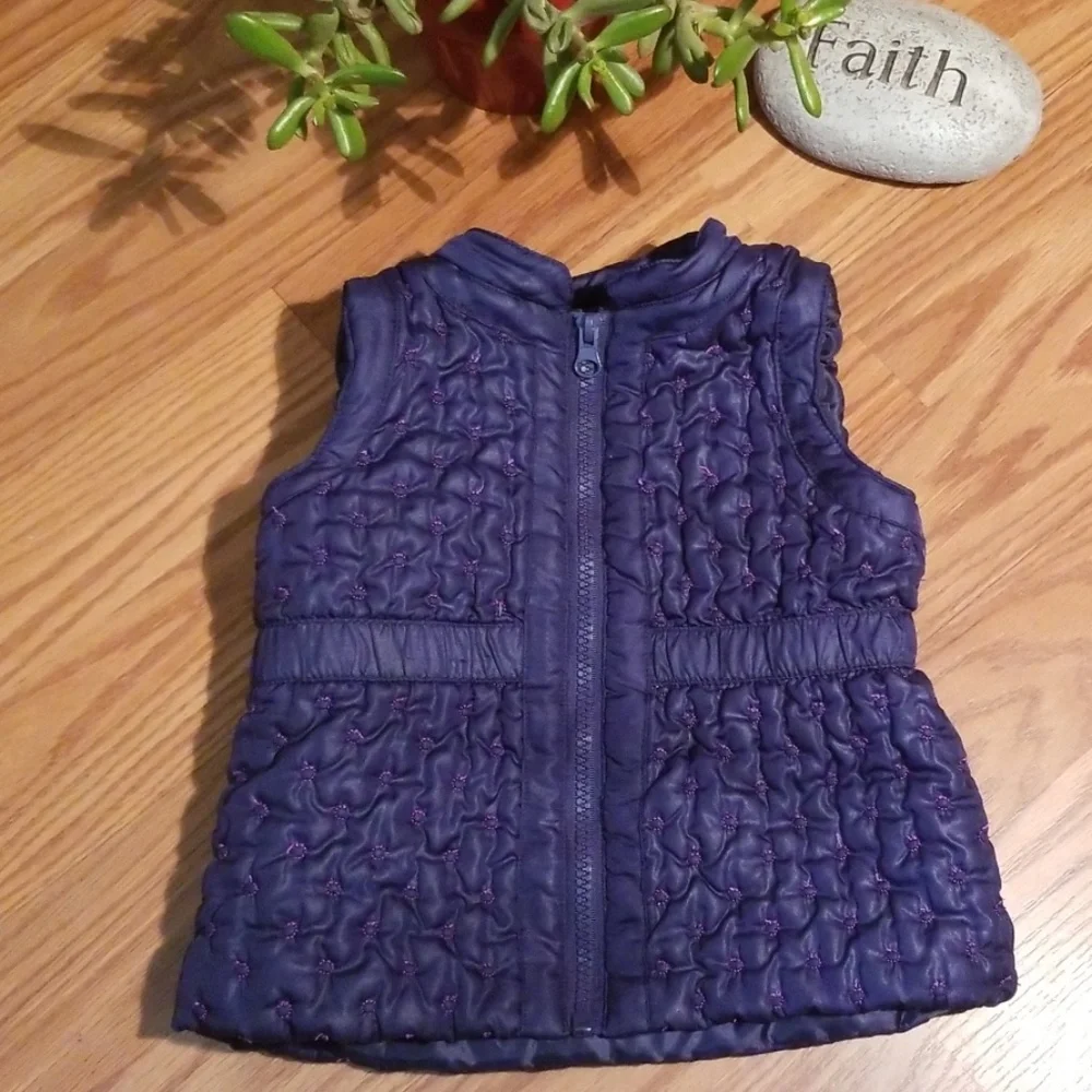 Tahari baby‎ vest 24mo