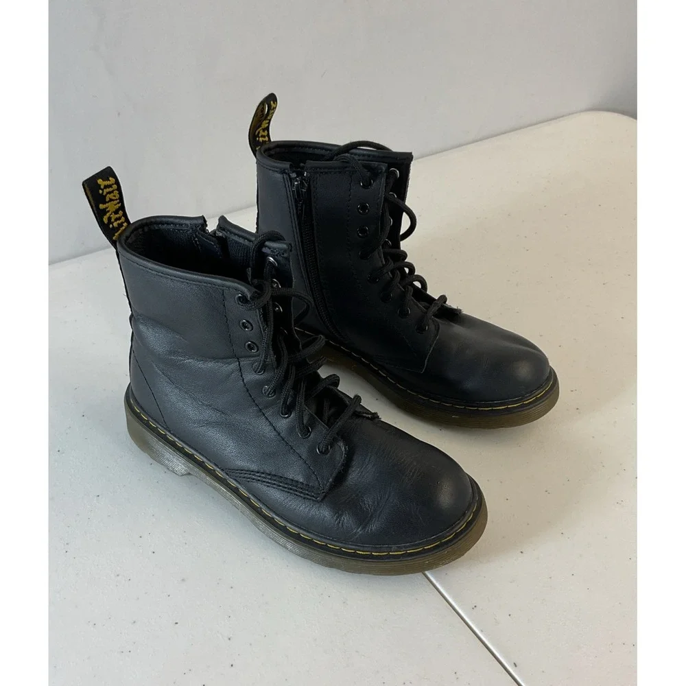 Dr. Martens ‎ Junior 1460 Black Leather 8 Eye Lace Up Boots Size 3