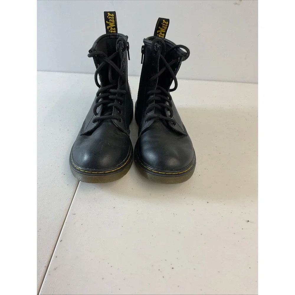 Dr. Martens product pair