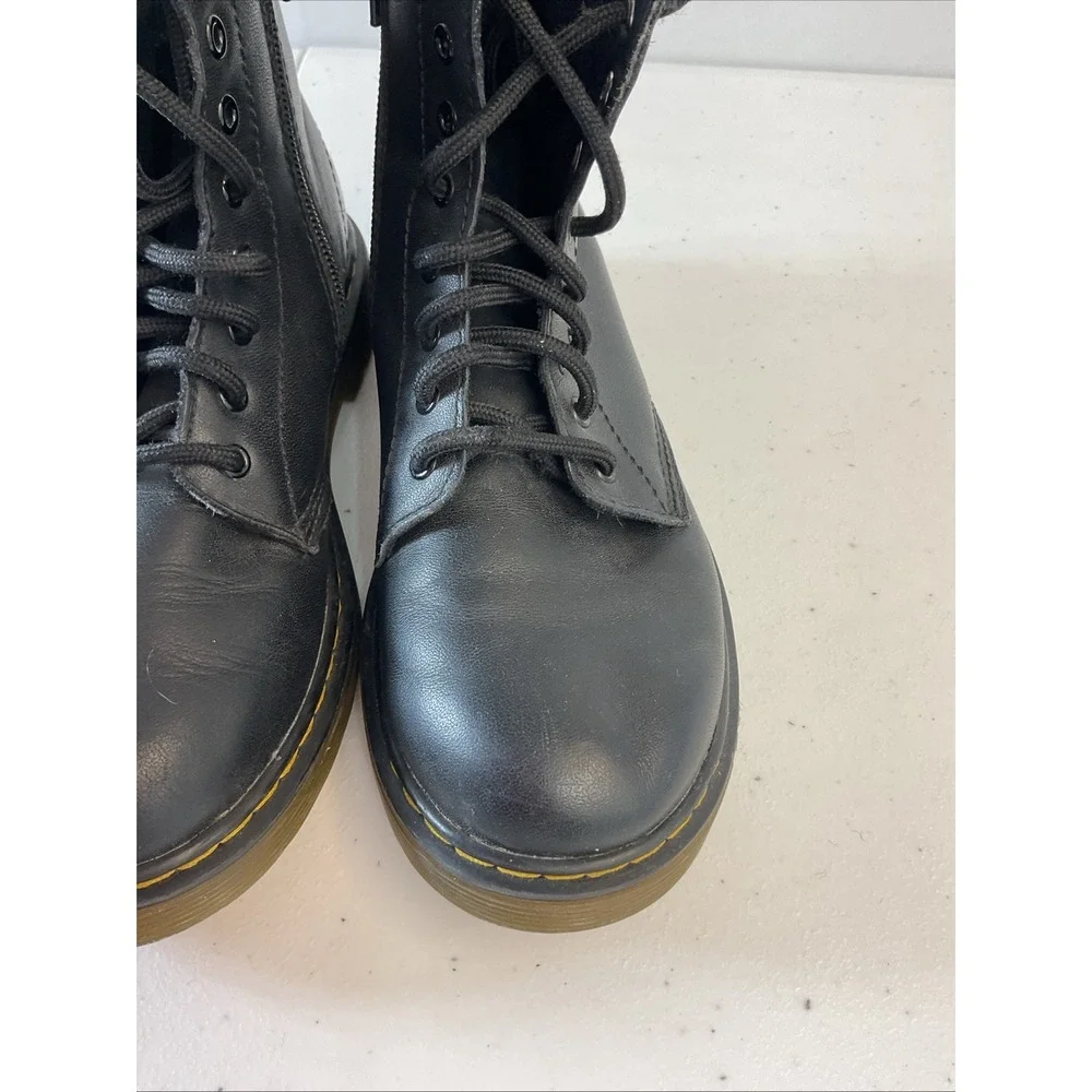 Dr. Martens product pair