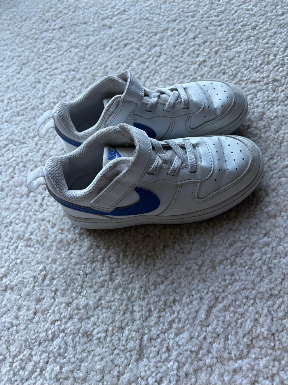 Nike White and Blue Kids Sneakers with Hook-and-Loop Strap