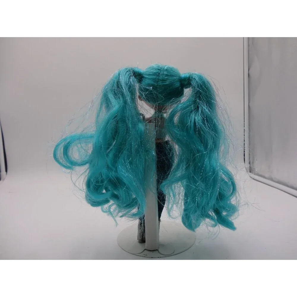 LOL Surprise OMG‎ Winter Disco Cosmic Nova Fashion Girl Doll Kitty Fuzzy Fan