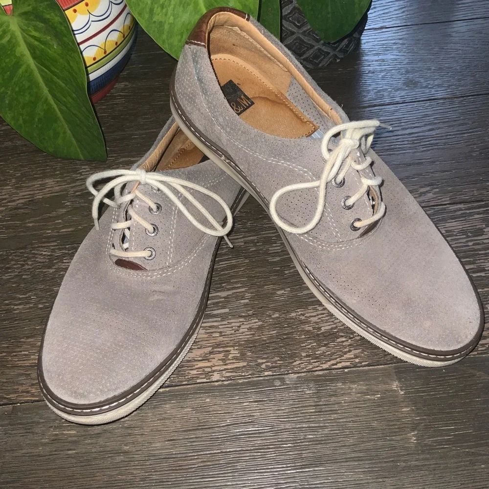 Johnston & Murphy elegant light