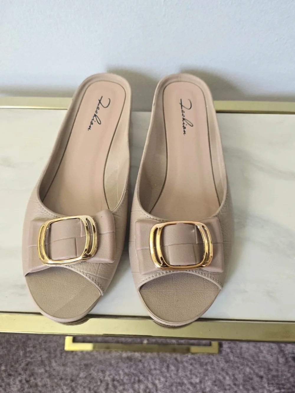 Classic Fashion beige open