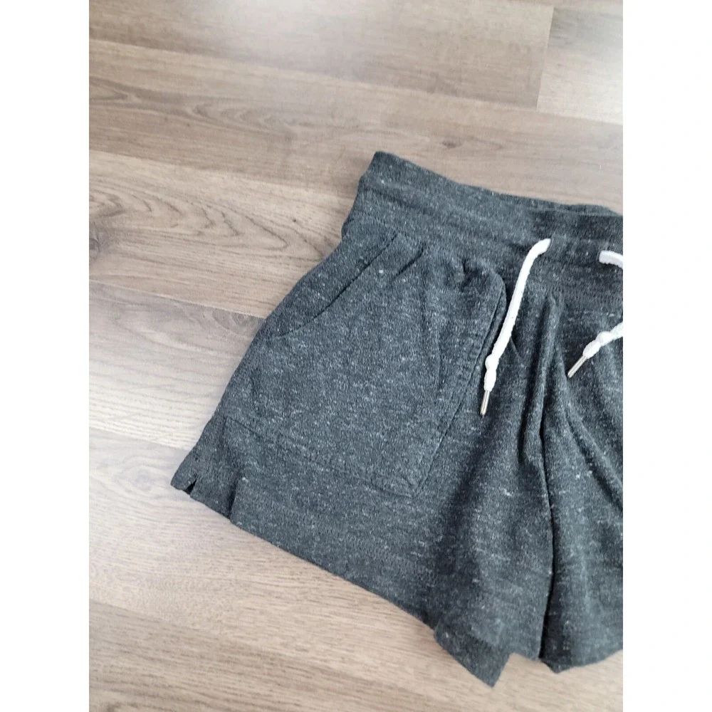 Nike Sportswear Shorts Gym Vintage Girls Large Gray Drawstring Pockets Stretch