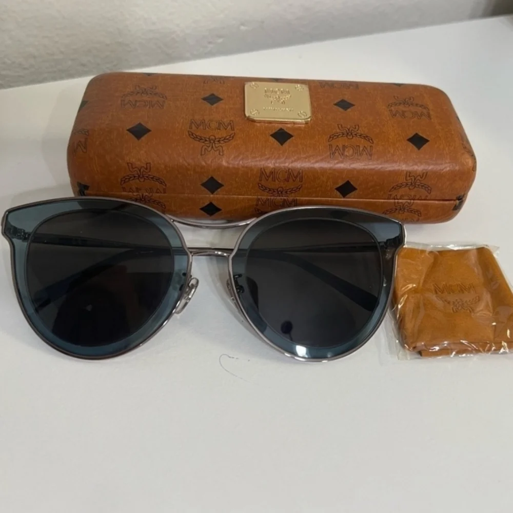 🖤▪️ MCM▪️cat Eye Shaped  SUNGLASSES ✨️🖤