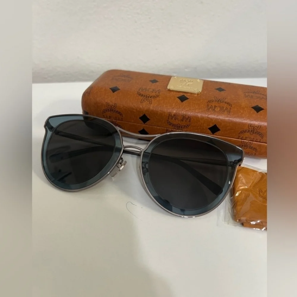 MCM ‼️⚜️ bundle