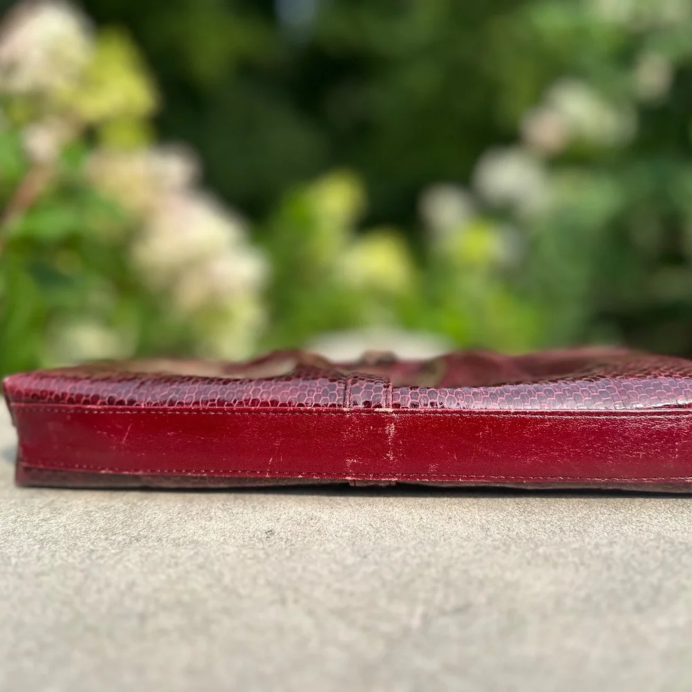 Koret crimson or
