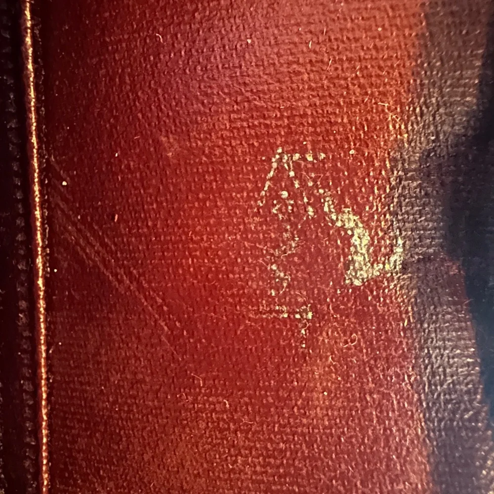 Koret crimson or