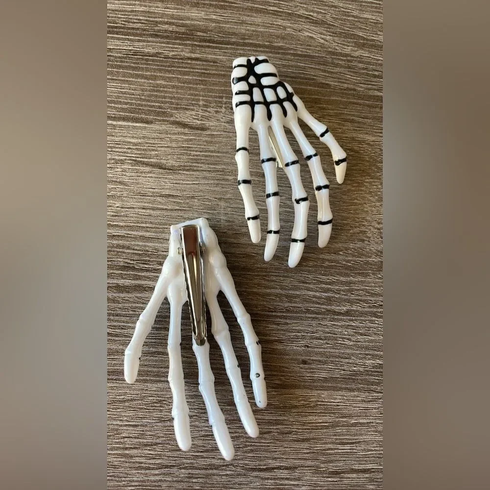 Spirit hair clip