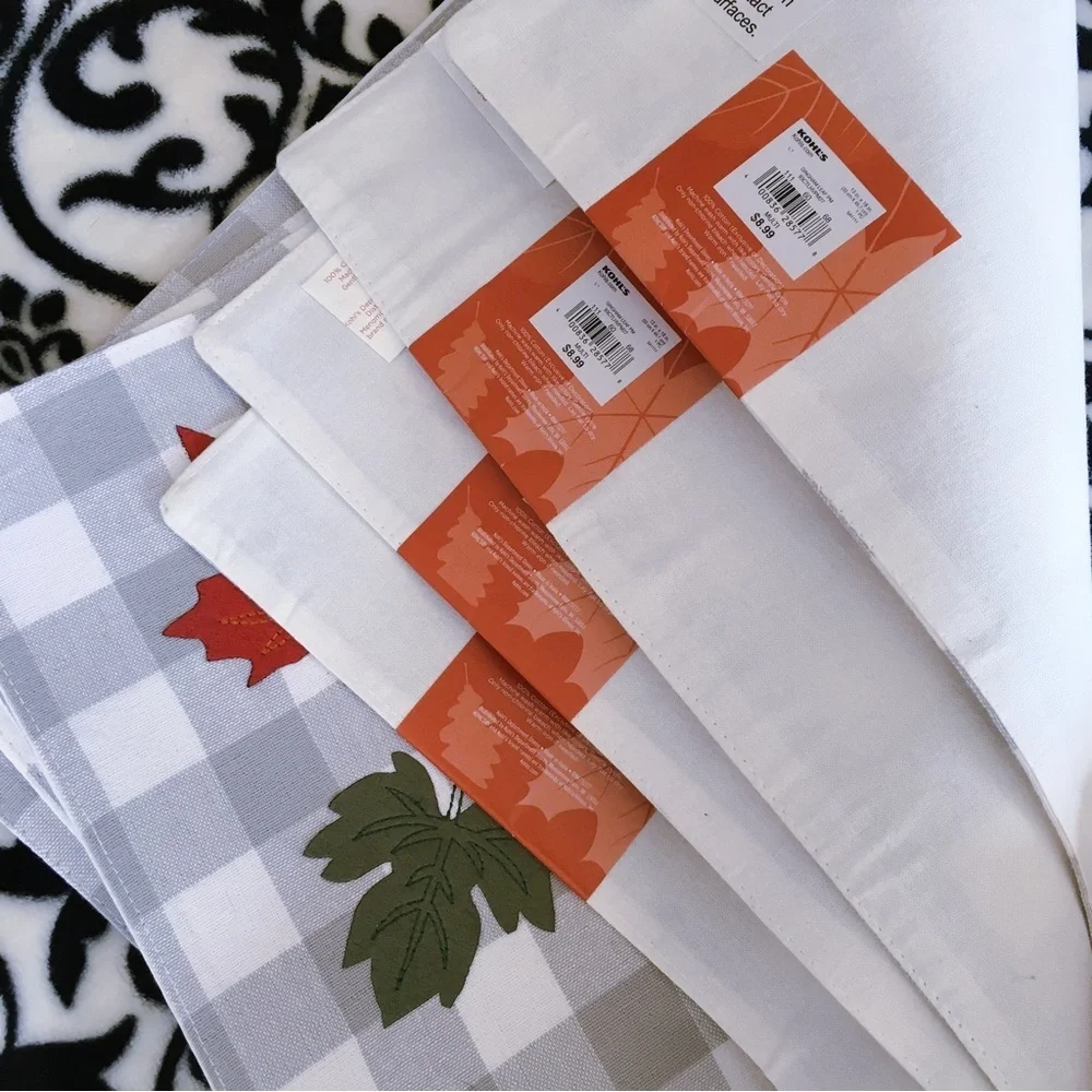 Kohls celebrate fall