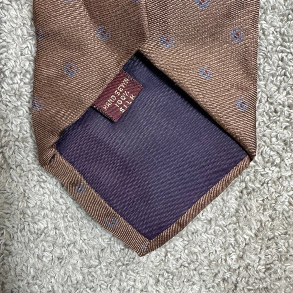 G. Brooke texture brown