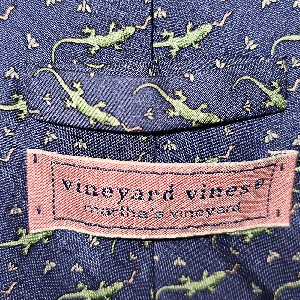 Vineyard Vines like new
