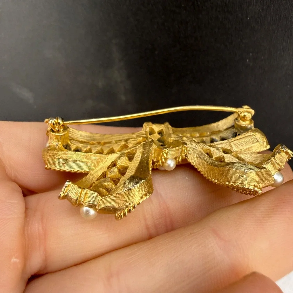 Vintage Trifari Bow Brooch Gold Tone Imitation Pearl Signed