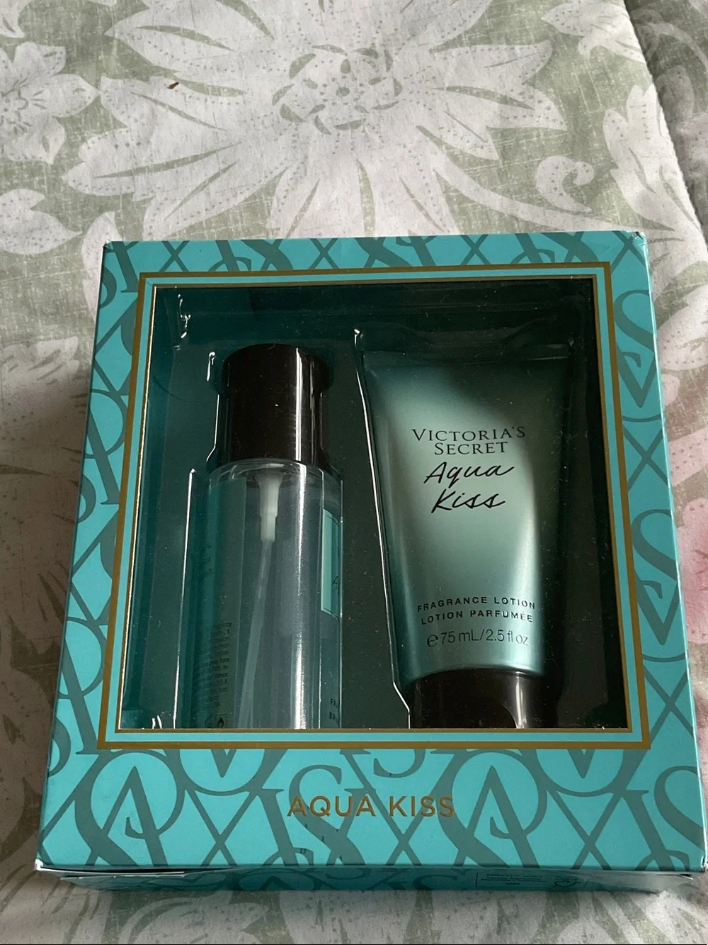 Victoria’s Secret Aqua Kiss spray/lotion set