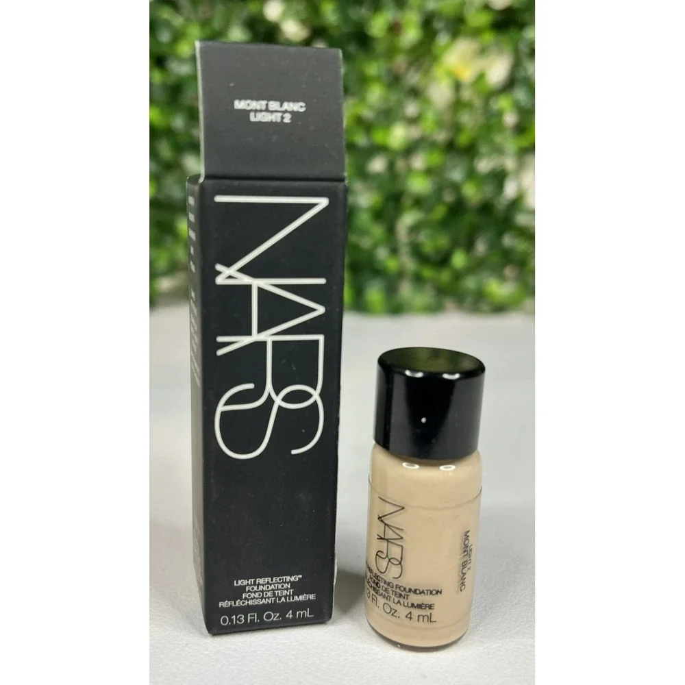 Nars Light Reflecting Foundation ~ LIGHT 2 MONTBLANC ~  0.13 fl oz (Sample Size)