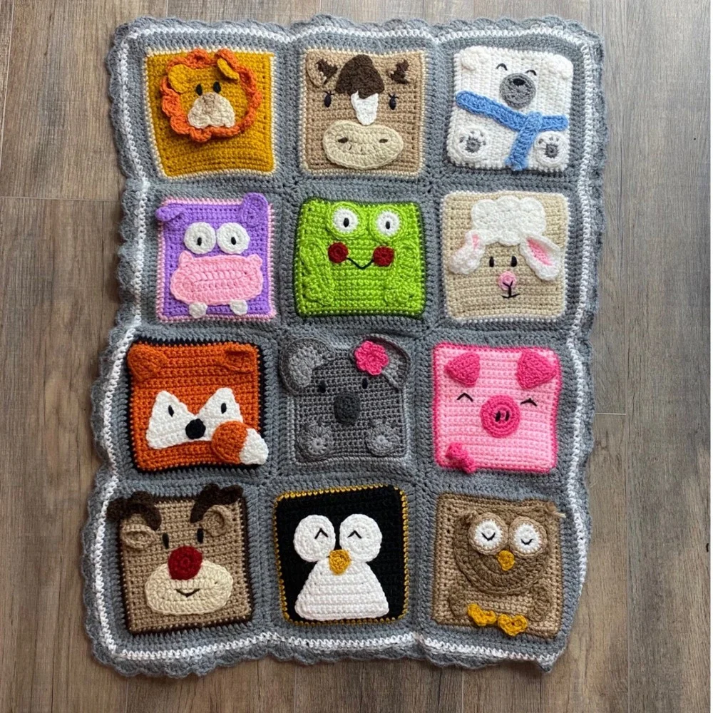 Handmade Crochet Animal‎ Face Baby Blanket Grey Scalloped Border Multi 22in Wide