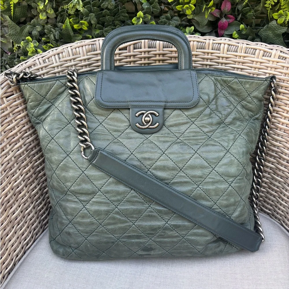 Authentic CHANEL in the mix iridescent khaki green tote 2011 winter collection