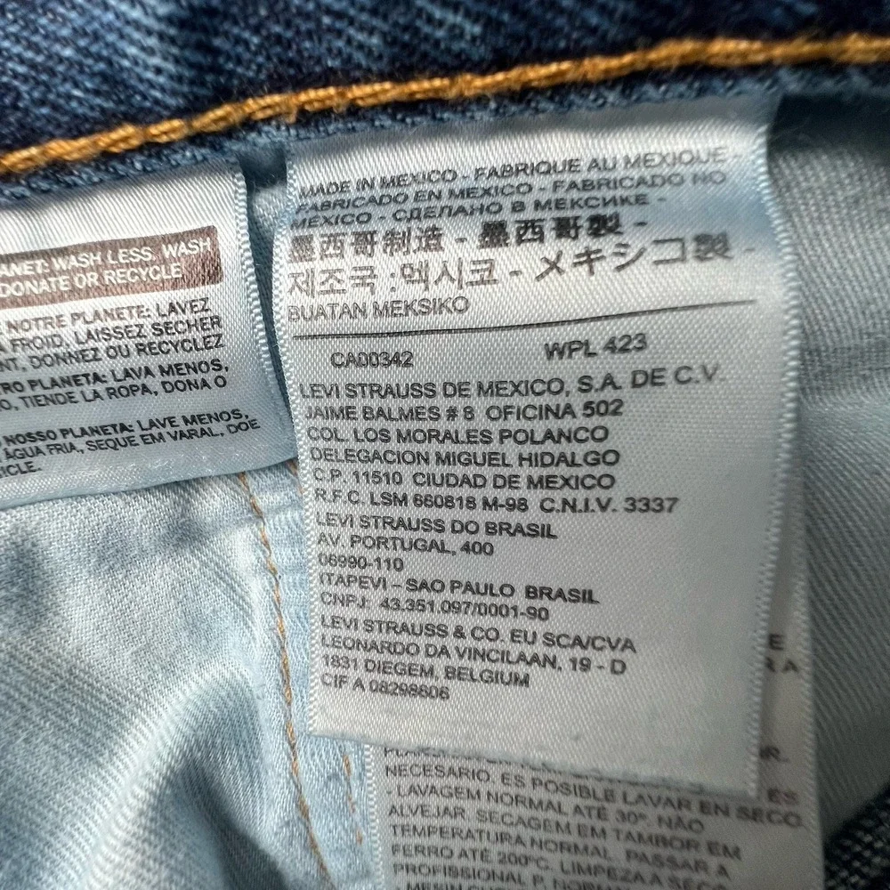 Levis some near