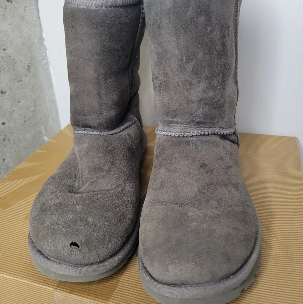 UGG pre owned