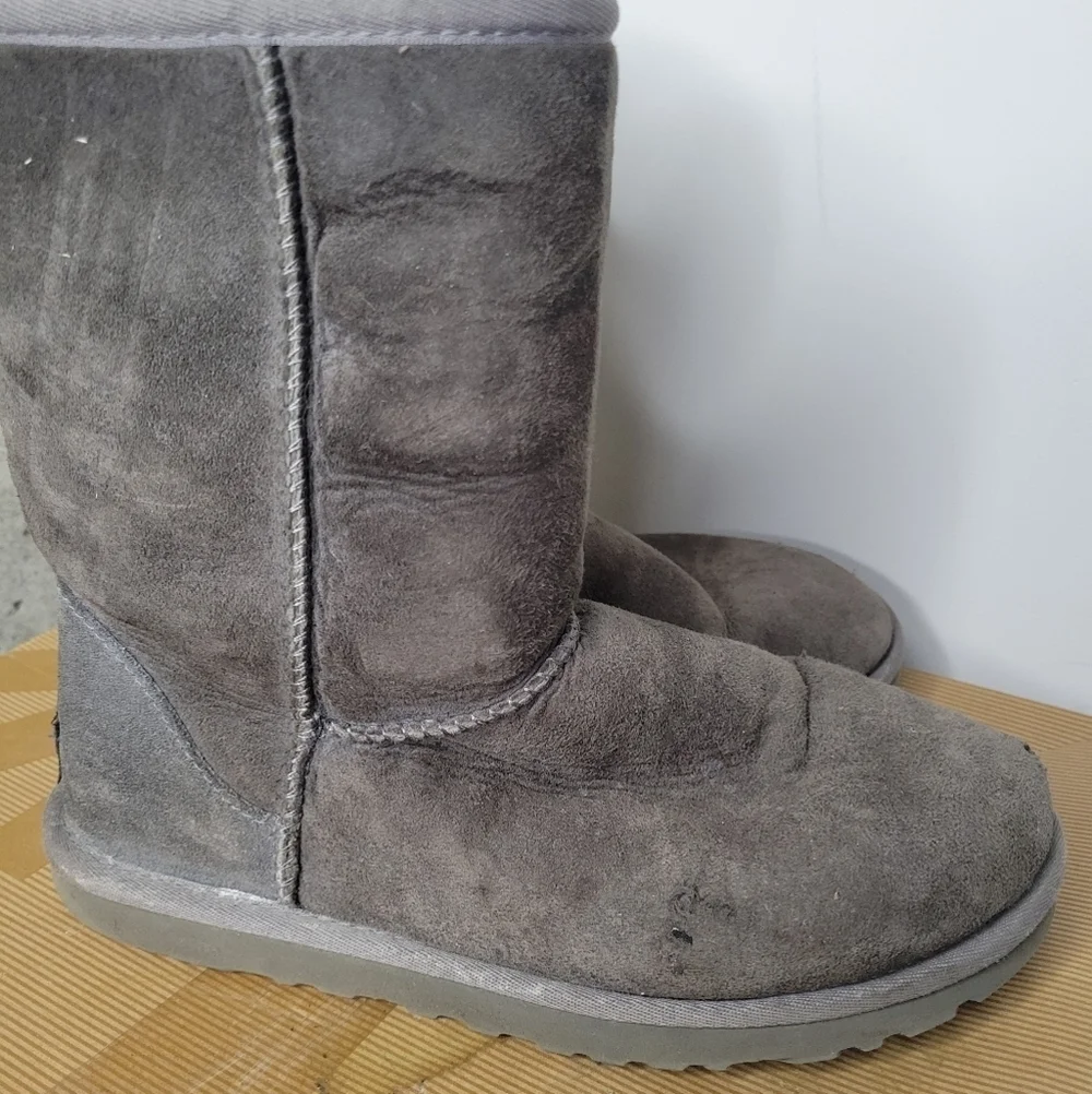 UGG pre owned