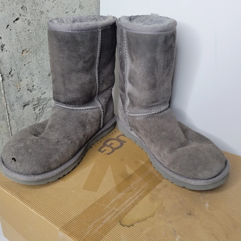 UGG pre owned