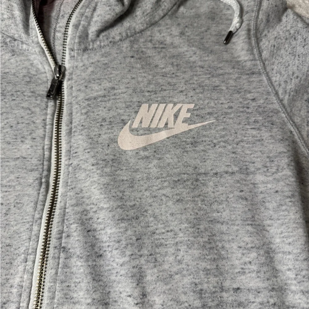 Nike medium light