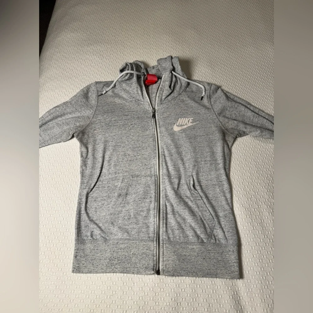 Nike medium light
