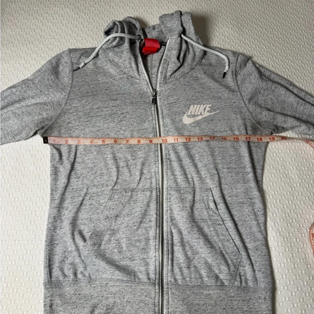 Nike medium light