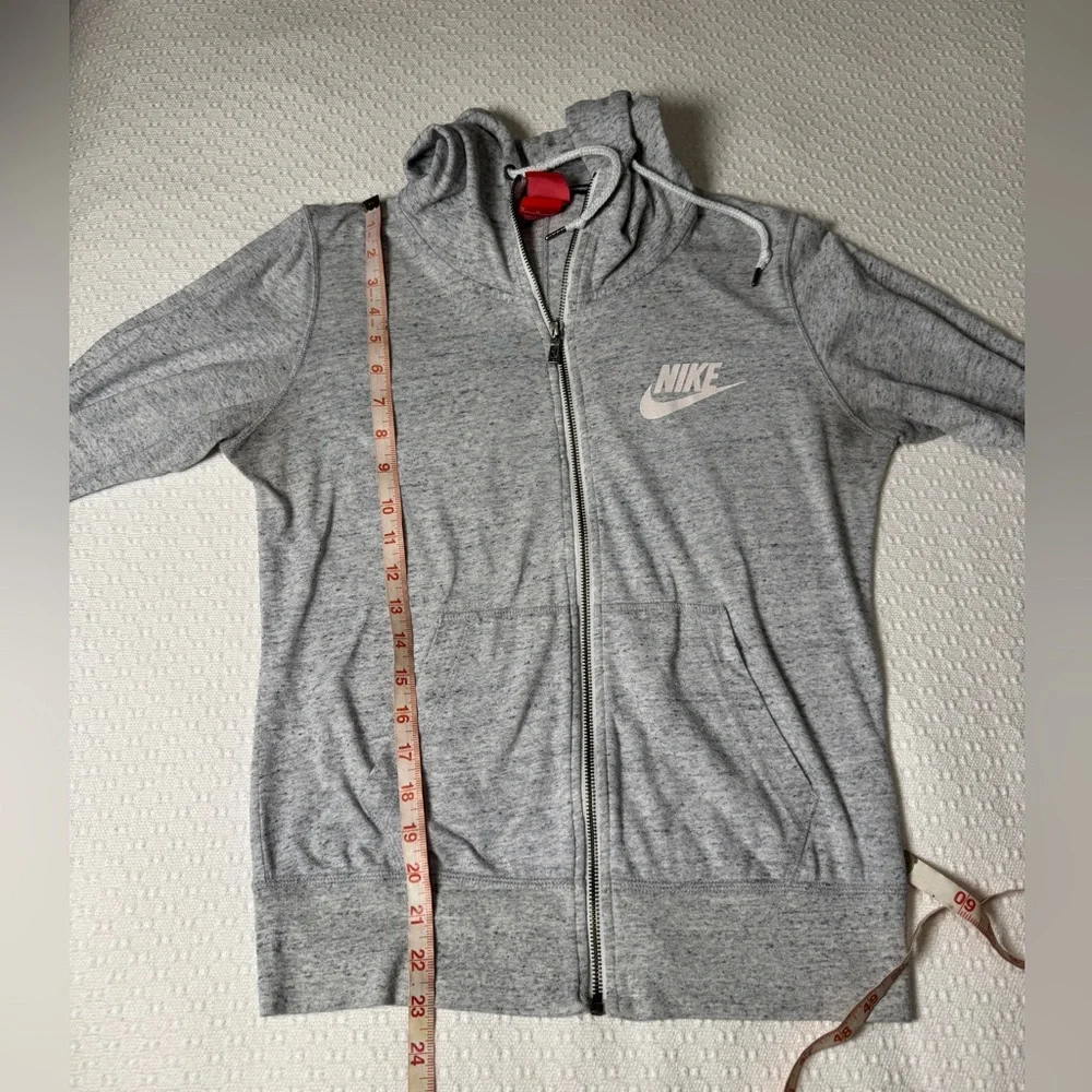 Nike medium light