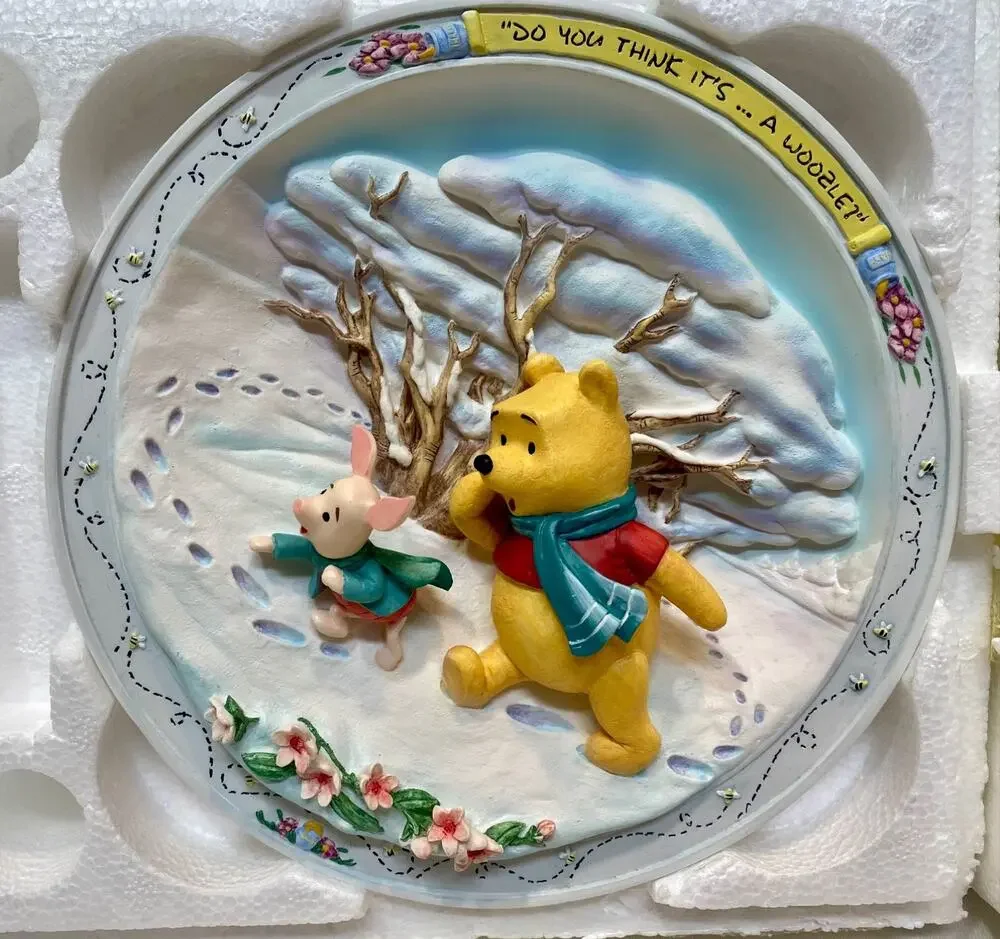 Winnie the Pooh Do You Think It's...A Woozle? Disney Bradford Exchange 3D Plate