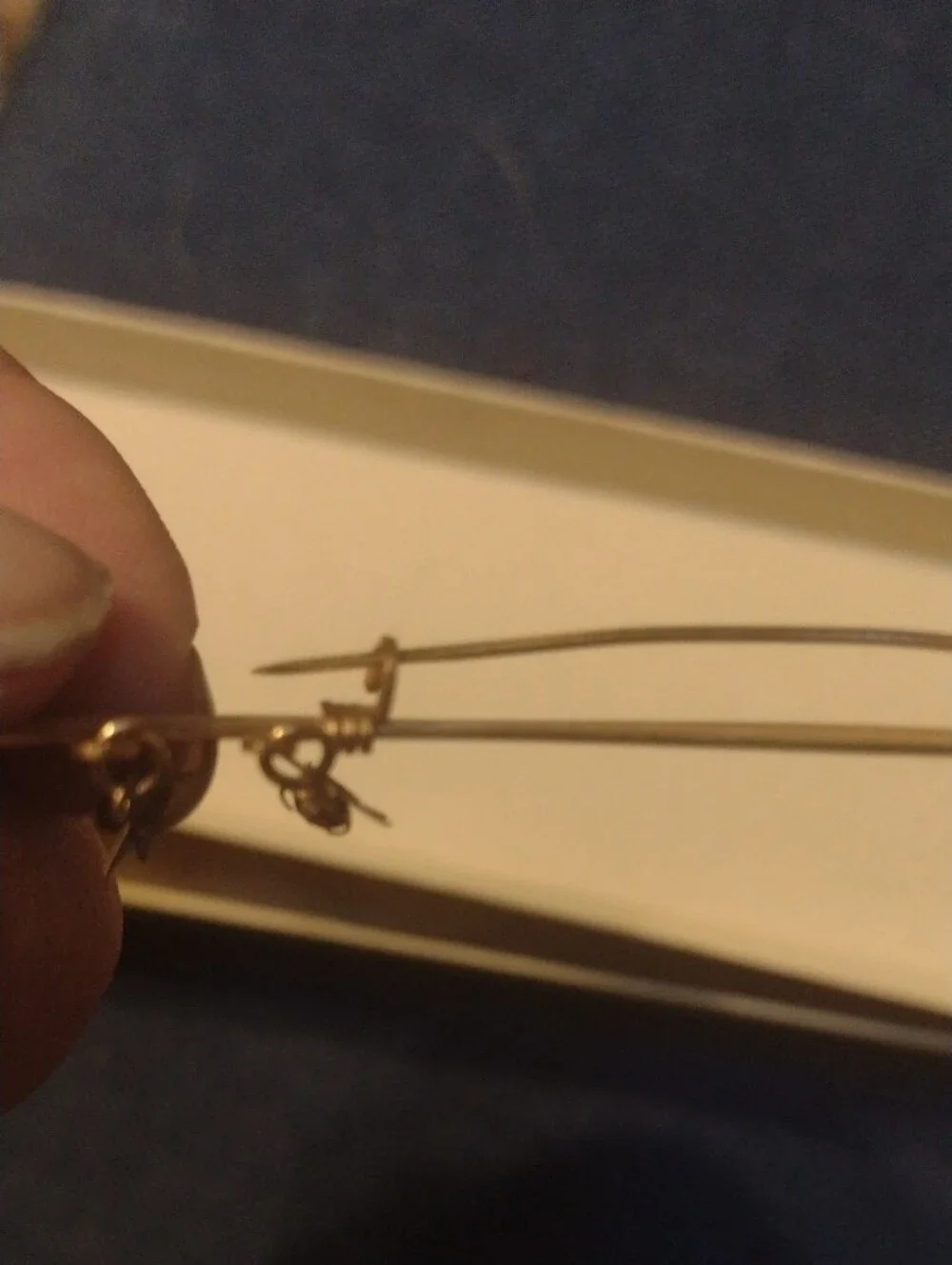 N/A pin features