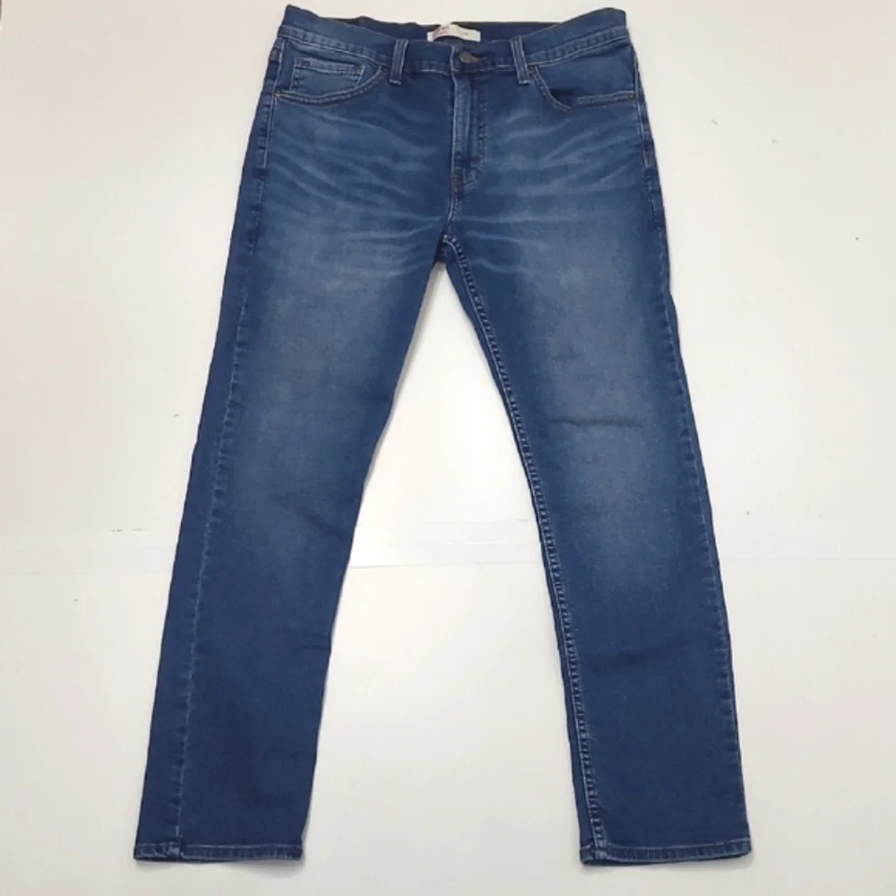 Levis rugged looks