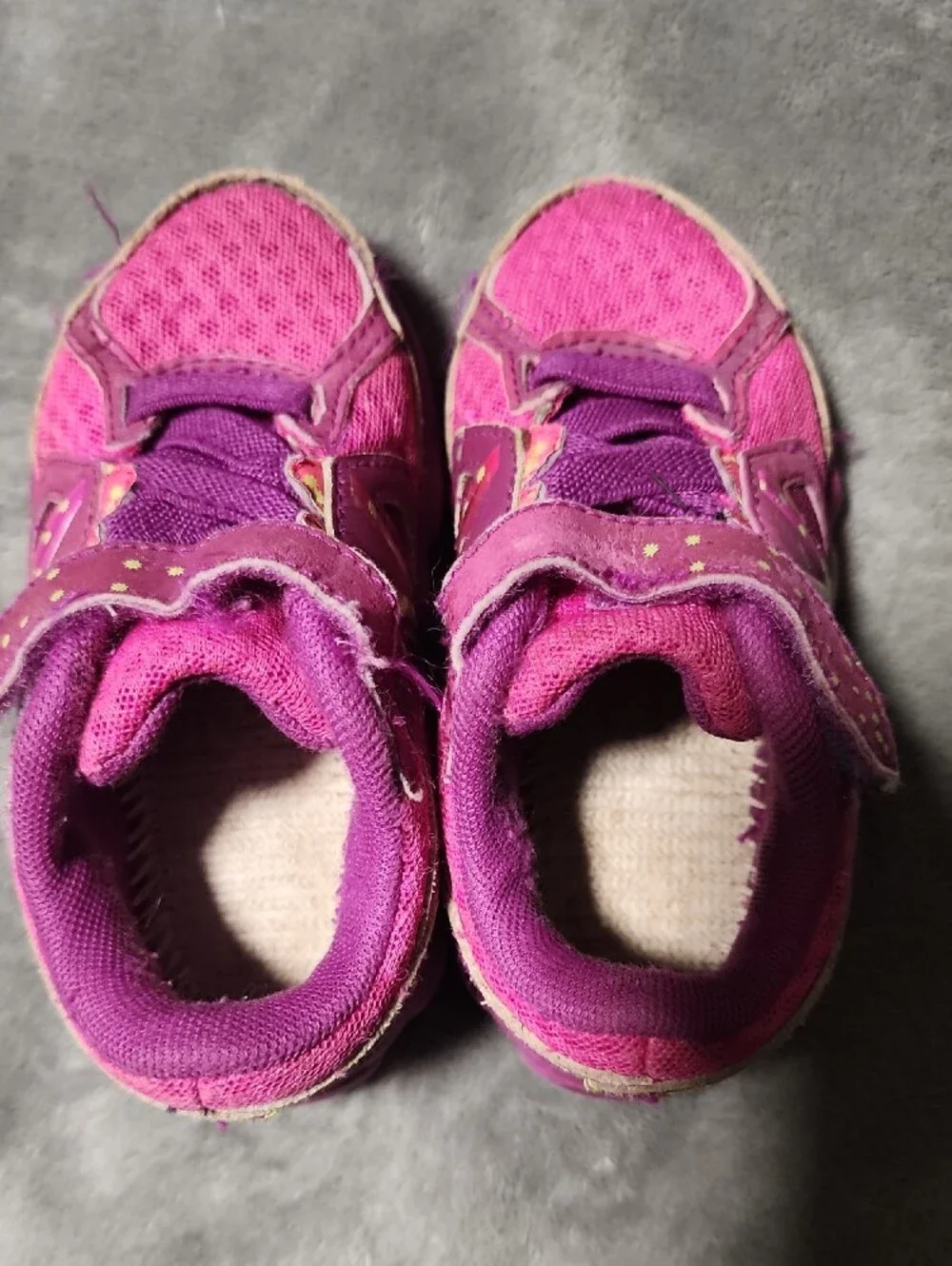 New Balance sneakers sole panels