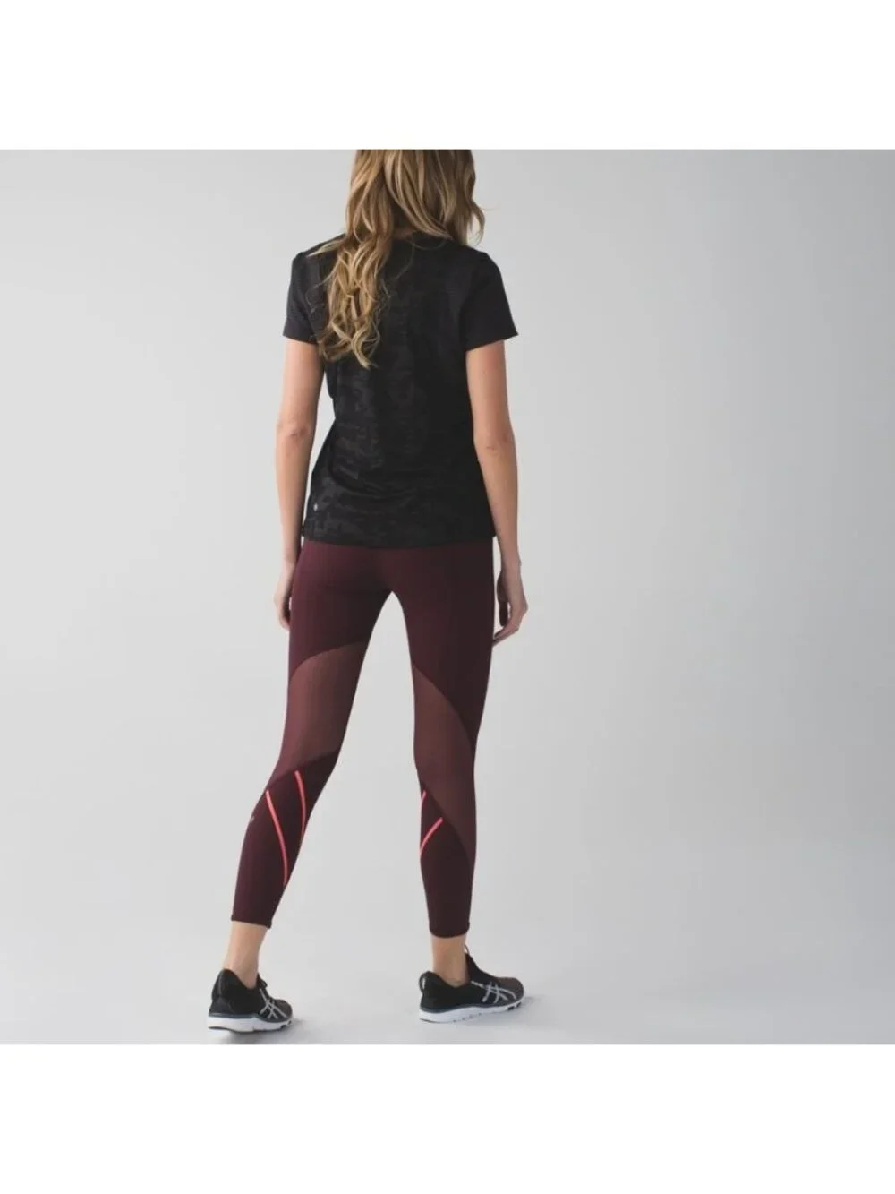 lululemon athletica running sweaty