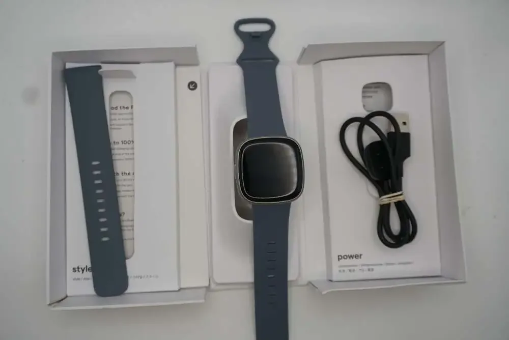 fitbit box new nothing