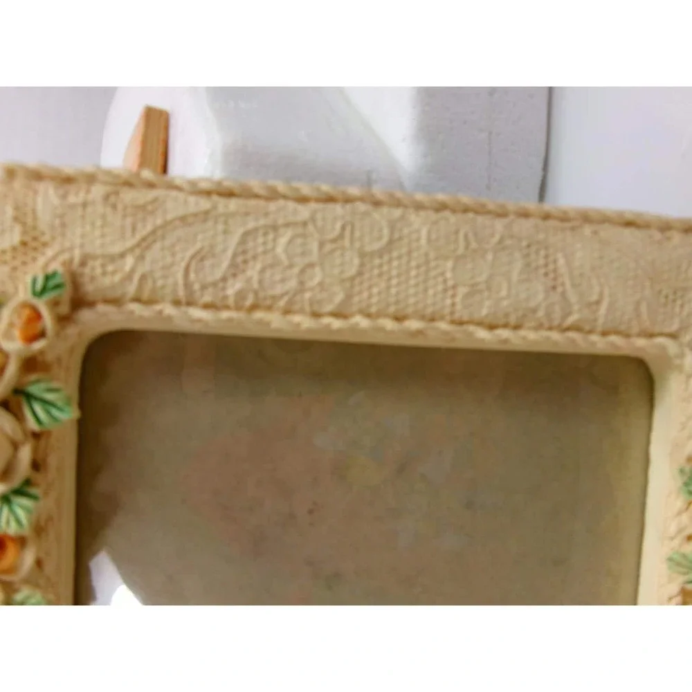 Vintage‎ Russ Berrie Victorian Lace Picture Frame Peach Resin Yellow Rose Flawed
