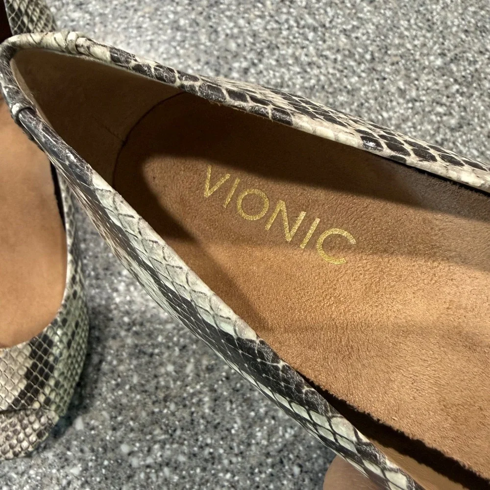 Vionic peep toe