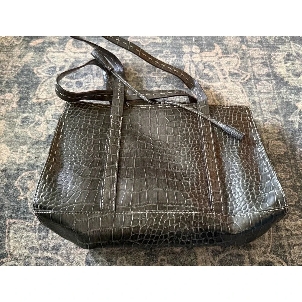 Liz Claiborne ## liz