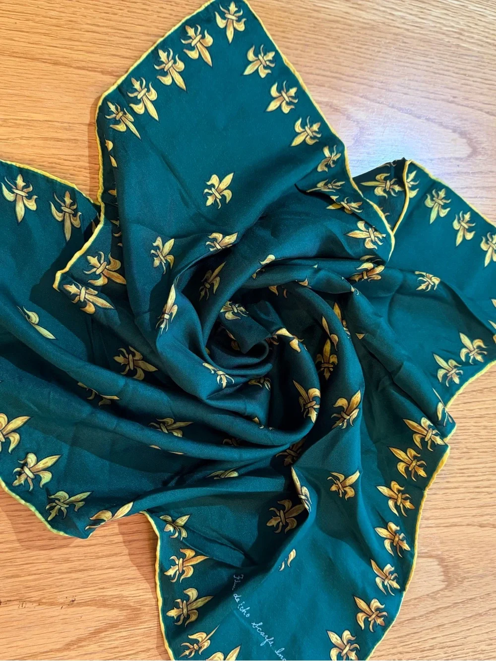 Echo gorgeous curated