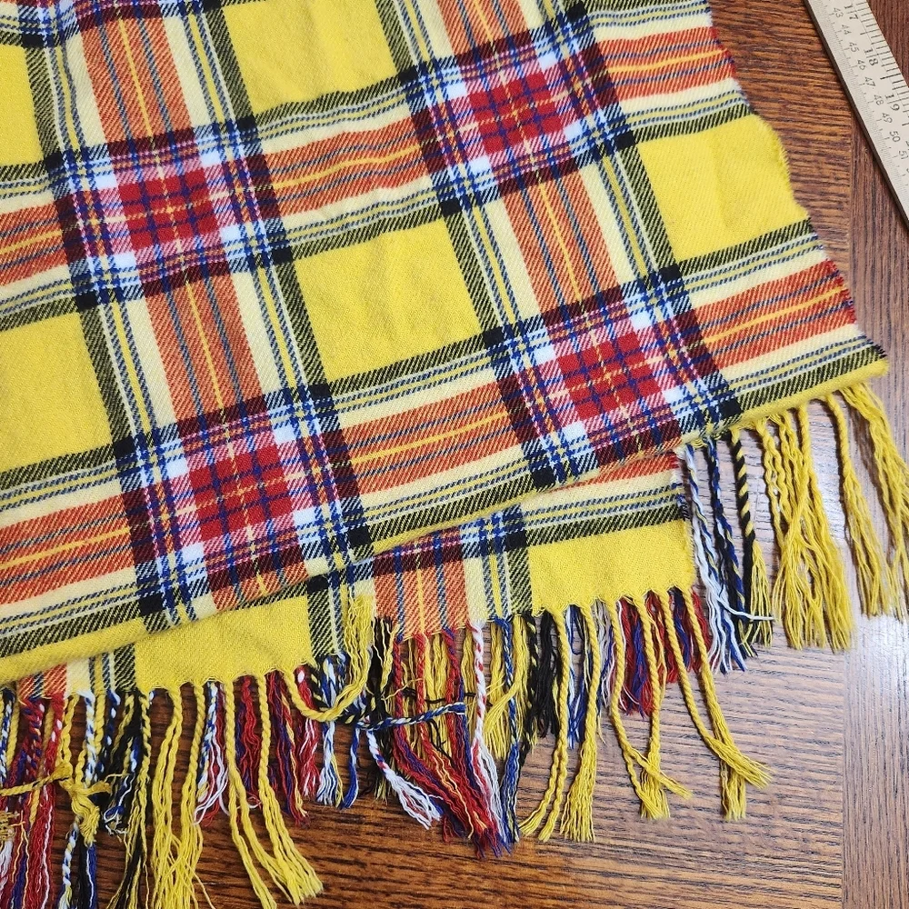 3/$25 Lands’ End large plaid scarf bright yellow and red soft with fringe
