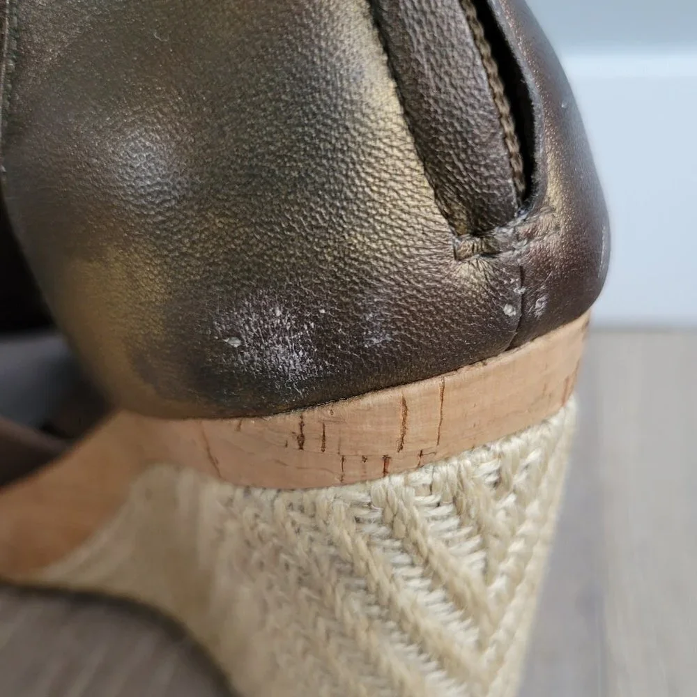 Cole Haan very cole zip