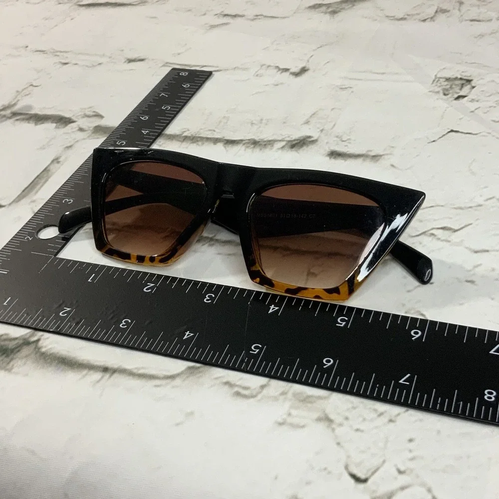N/A plastic sunglasses