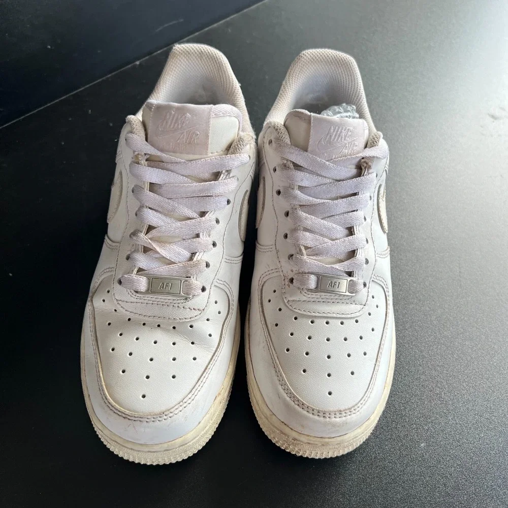 Nike out read