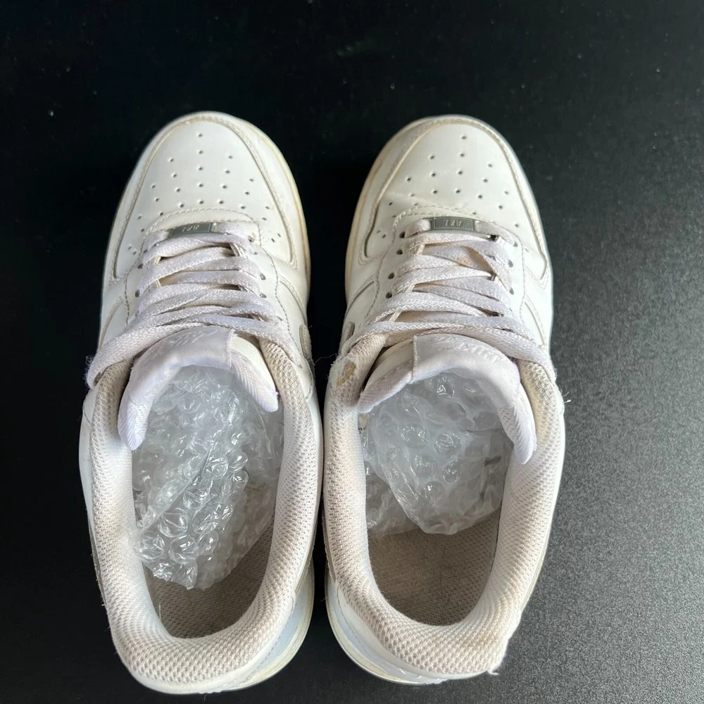 Nike note are